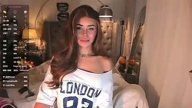 ParisianDoll webcam