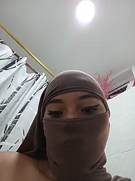 naked chatroom Samira 1
