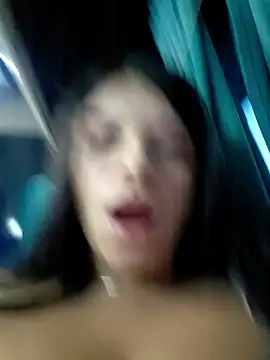 Layla-daring webcam