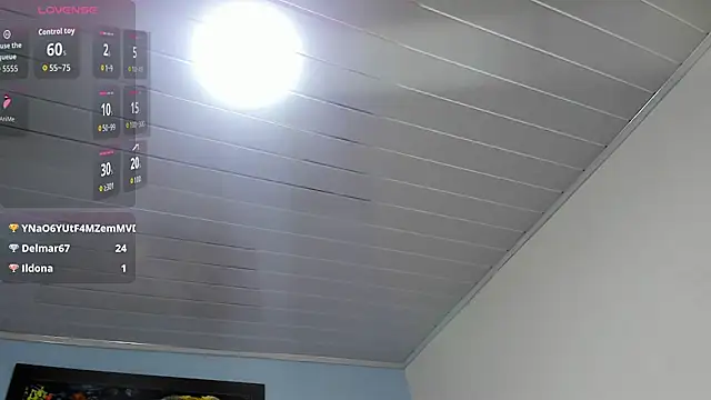 kaylaMinov_ webcam