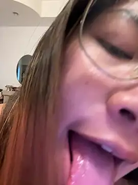 Ponthip live sex cam