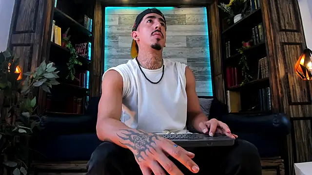 Donovan_Desmond webcam