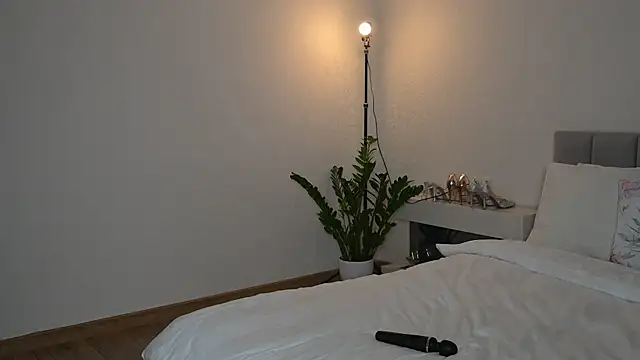 ella_twinkl webcam