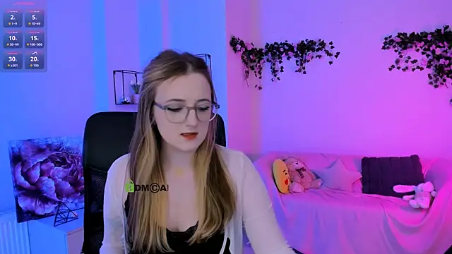 liana_kisses webcam