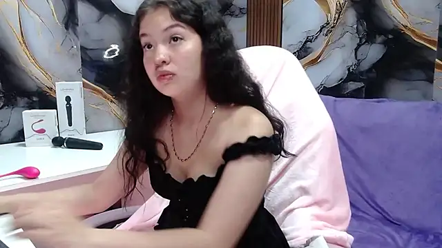 lilimini032 - Lilimini032's free webcam - UK Sex Cams