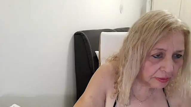 SusiLifeXXX webcam