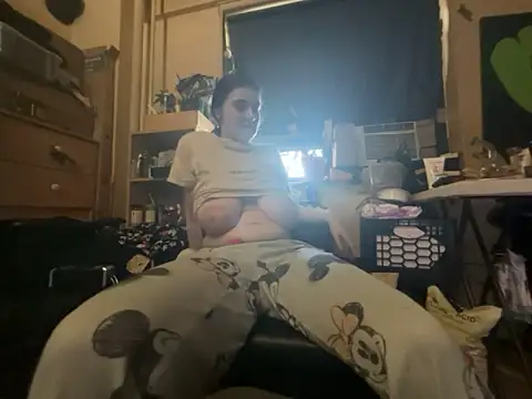 snowbunnycake_131 - Snowbunnycake_131's free webcam - UK Sex Cams