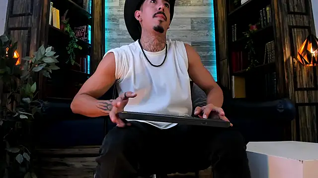 Donovan_Desmond webcam