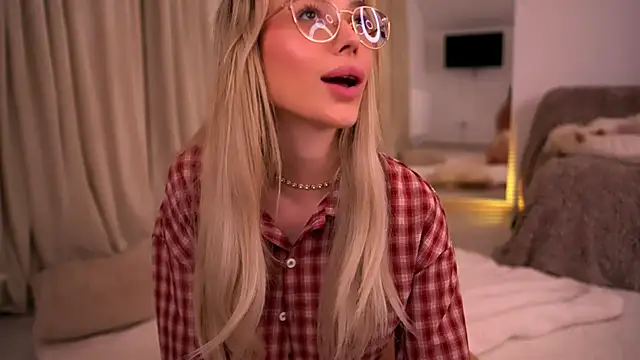 KylieJoyce webcam