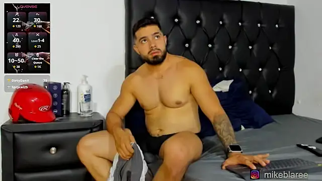 mikeblaree live cam on StripChat