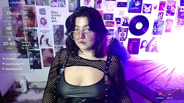 Roxy_f_w webcam