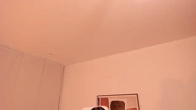 NoaLuxury webcam