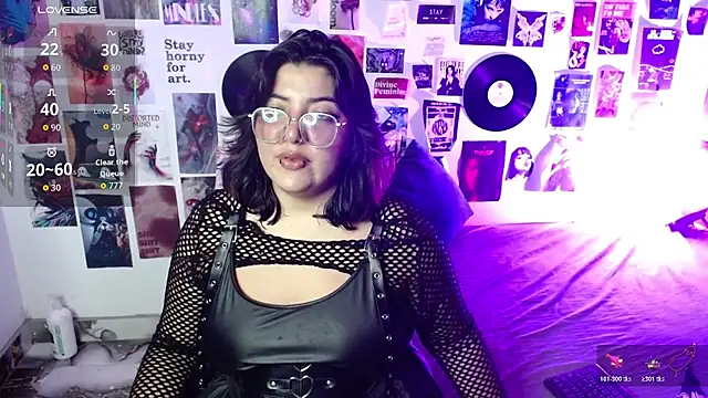 Roxy_f_w webcam