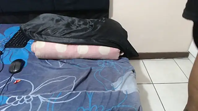 SweetHotBabby18 webcam