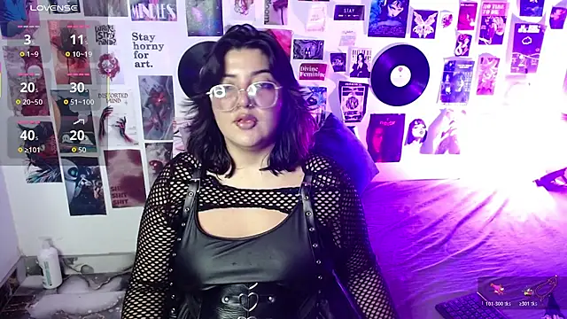 Roxy_f_w webcam
