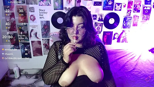 Roxy_f_w webcam