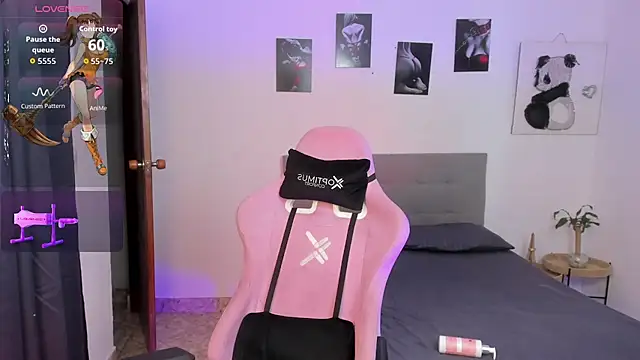 Valen_with_pussy