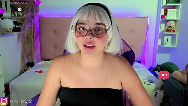 Kylie_brokee webcam