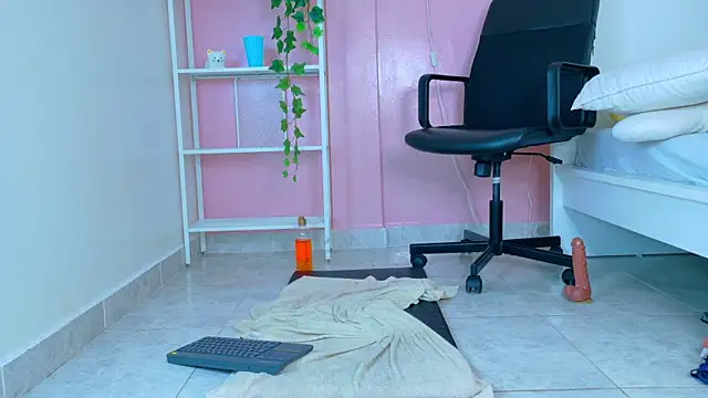 SeleneGibson__ webcam