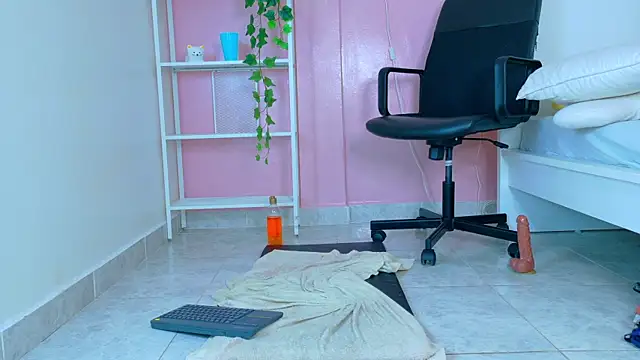 SeleneGibson__ webcam