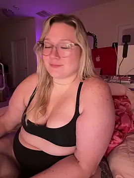 PiggyRose webcam