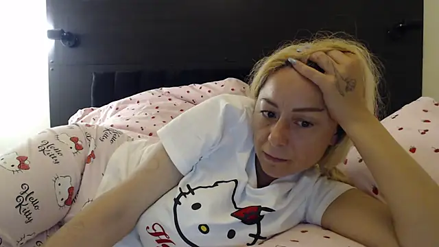 _karolynesyera_ webcam