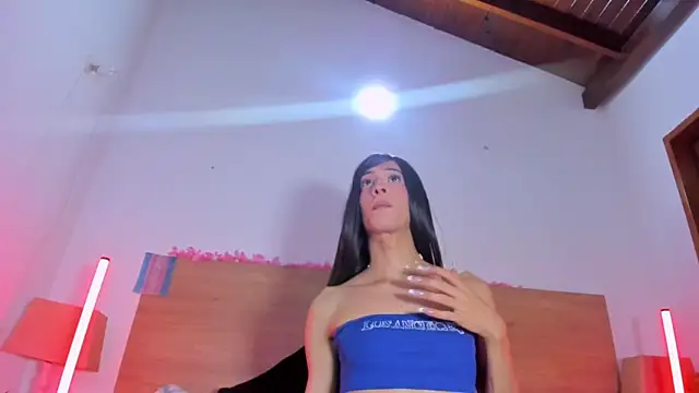 LaraRous live cam on StripChat