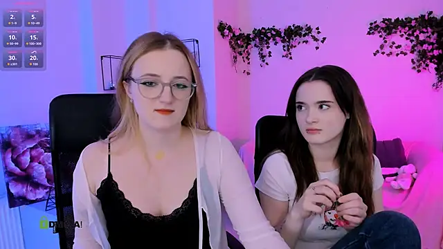 liana_kisses webcam