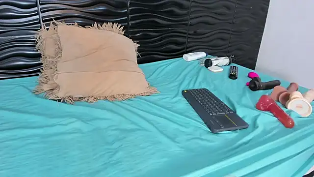 Melody_Megann webcam