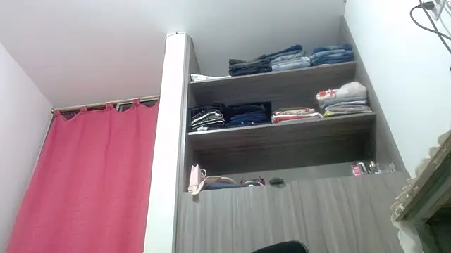 nicolle_milf1978 webcam