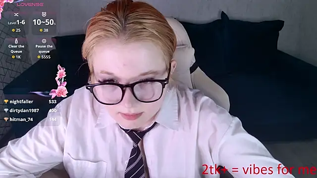 NayaValen webcam
