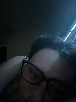 julia4thewin webcam