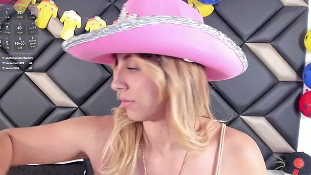 AdrianaHarlow webcam