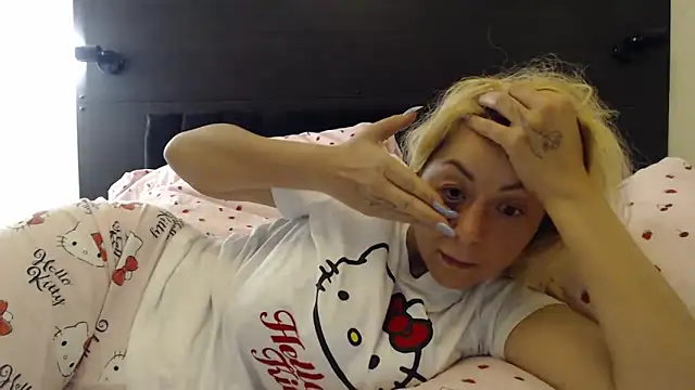 _karolynesyera_ webcam
