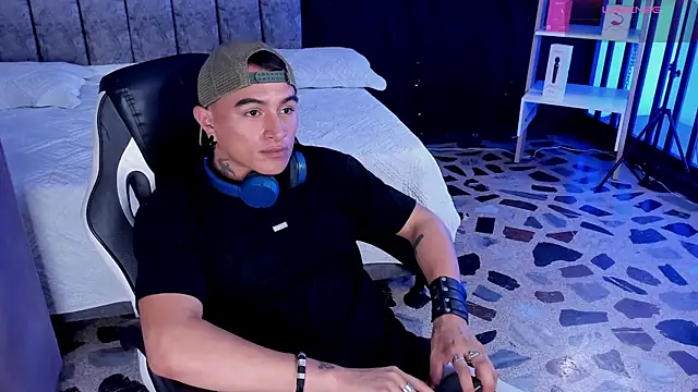 LiamDeep webcam