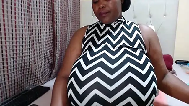 CHOCOLATEDARKBUSTYX webcam