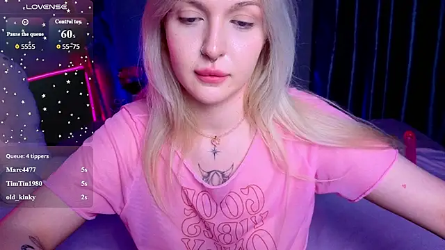 BlondieSummer webcam