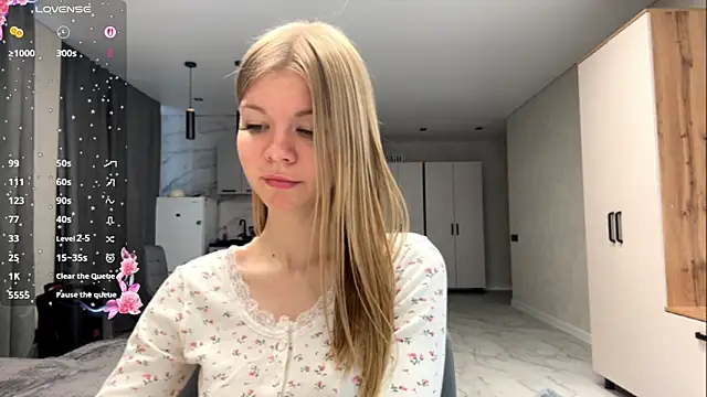zenzestx (F teen) - Place dildo right in my panties