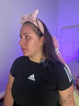 Ivonny_Goldie webcam