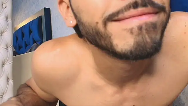 Markos_Miles webcam