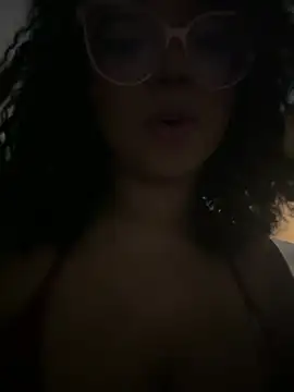 violetandradens webcam