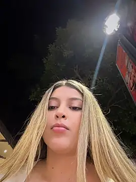 lunablossom_ (F young) - Dildo in my pussy