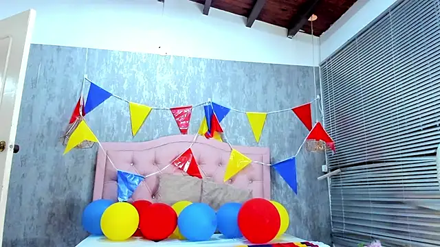 naomidibello webcam