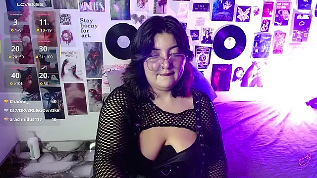 Roxy_f_w webcam