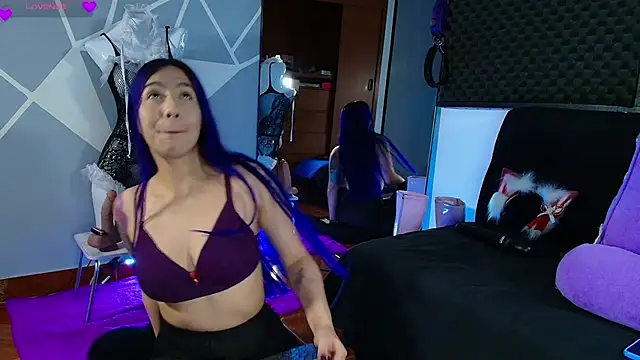 karlamoon23 webcam