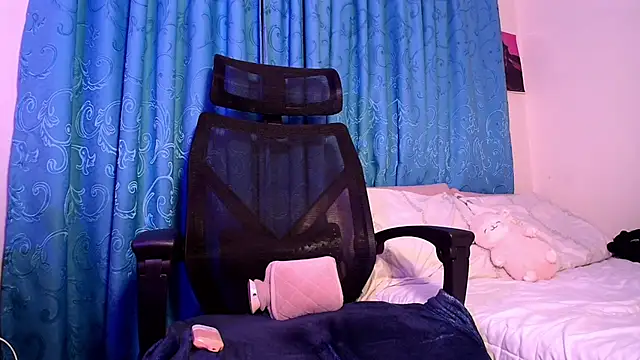 Sweet_navy_ webcam