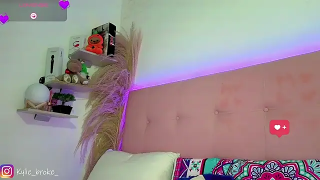 Kylie_brokee webcam