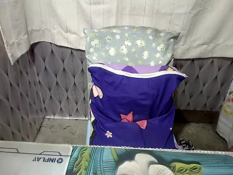 HornyWetPussy4u webcam