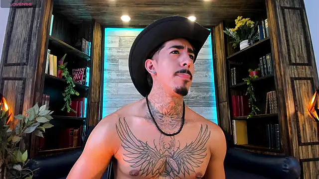 Donovan_Desmond live cam on StripChat