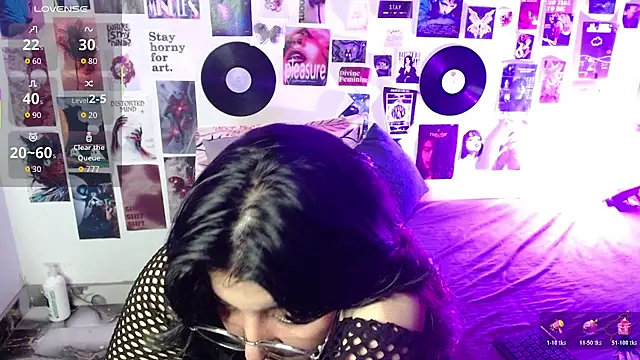 Roxy_f_w webcam
